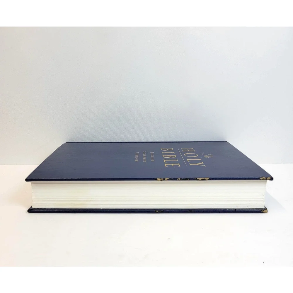 Holy Bible ESV English Standard Version Crossway Blue HC Pew Church Bible 2002‎